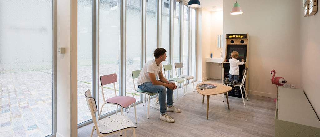 Salle d'attente du cabinet d'orthodontie, pantin